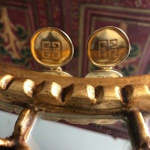 Beautiful Givenchy Clip On Earrings’s ✨